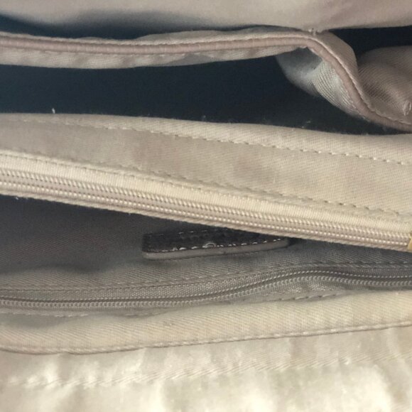 Crossi Bow Vegan Leather Handbag - Picture 8 of 8